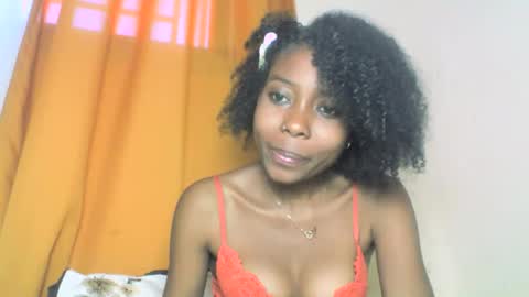 layannek online show from 10/06/25, 10:23