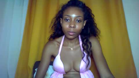 layannek online show from 11/28/25, 07:05