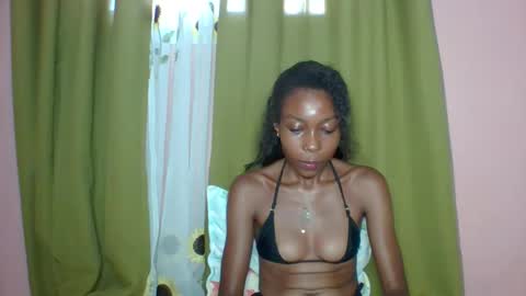 layannek online show from 03/28/26, 05:07