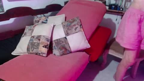 Snapshot of laye19 chatting on 12/03/24, 02:47 Laye19 online show from 12/03/24, 02:47