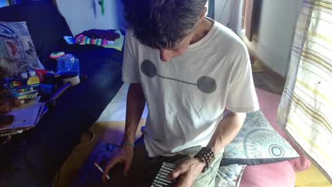 Snapshot of laye19 chatting on 12/30/24, 06:27 Laye19 online show from 12/30/24, 06:27