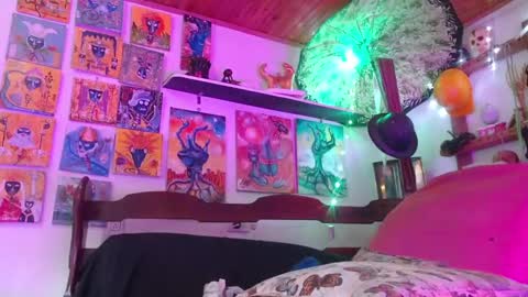 Snapshot of laye19 chatting on 01/02/25, 02:35 Laye19 online show from 01/02/25, 02:35