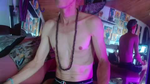 Snapshot of laye19 chatting on 01/06/25, 09:54 Laye19 online show from 01/06/25, 09:54