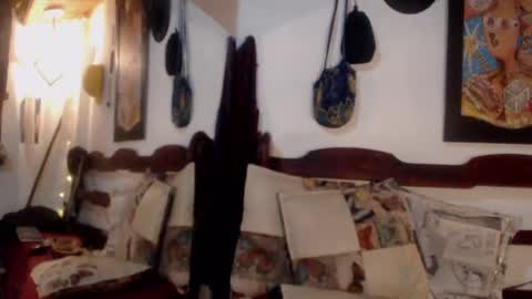 Snapshot of laye19 chatting on 10/15/25, 02:55 Laye19 online show from 10/15/25, 02:55