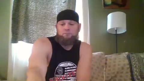 Snapshot of layinlow42 chatting on 11/02/25, 03:58 layinlow42 online show from 11/02/25, 03:58