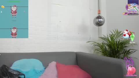 Layla online show from 12/30/24, 01:58