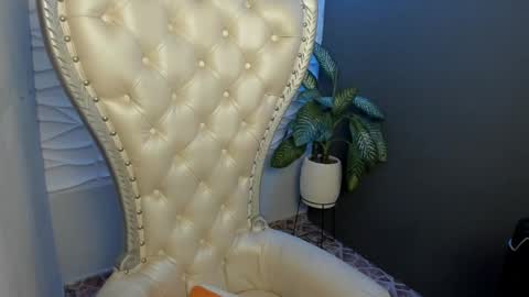 Layla online show from 10/03/25, 01:46