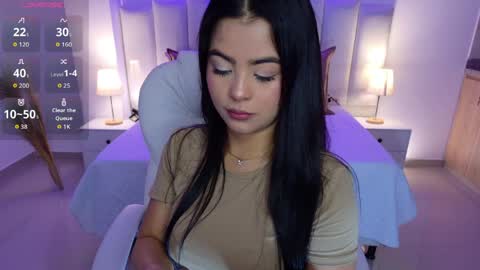 Layla Breezee online show from 04/08/26, 11:43