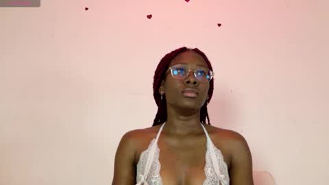 layla online show from 02/24/26, 12:25