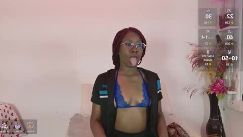 layla online show from 02/28/26, 12:17