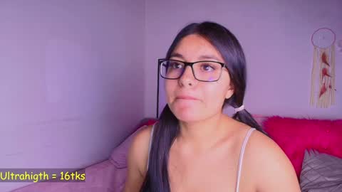 Layla online show from 01/04/25, 07:23