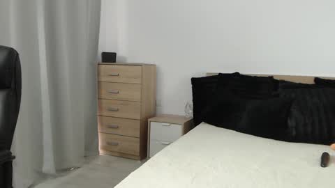 Layla online show from 01/22/25, 11:45