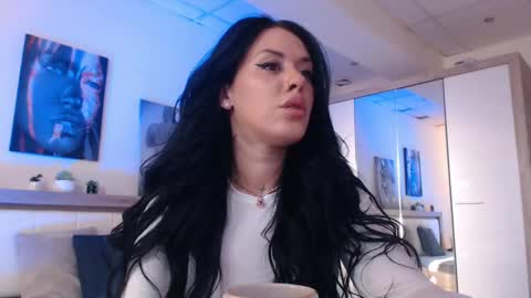 laylacruz online show from 03/05/25, 05:40