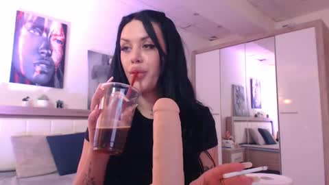 laylacruz online show from 03/08/25, 08:14