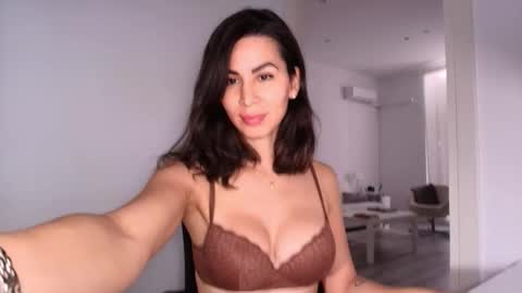 Layla online show from 04/03/26, 04:16