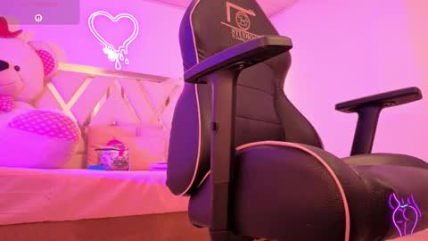 laylafoxy_tay online show from 10/13/25, 03:06