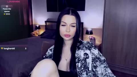 laylagreat online show from 12/01/25, 05:51