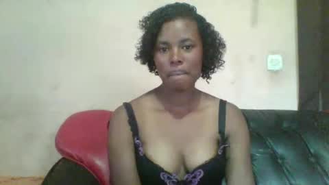 laylah517 online show from 11/05/25, 11:43