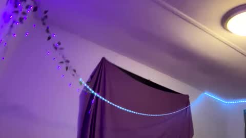 Snapshot of laylakutiex chatting on 11/22/25, 06:34 Layla online show from 11/22/25, 06:34