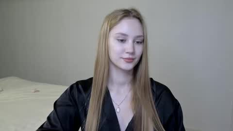 LaylaPretty001 online show from 01/08/25, 05:48