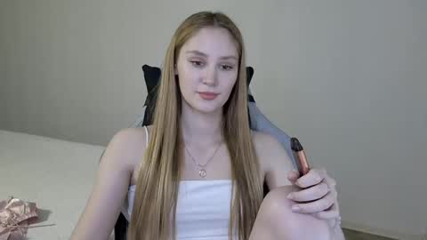 LaylaPretty001 online show from 02/12/25, 09:20