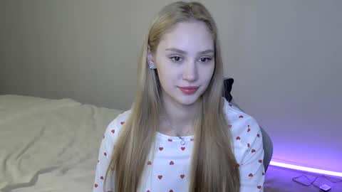 LaylaPretty001 online show from 01/12/26, 05:12