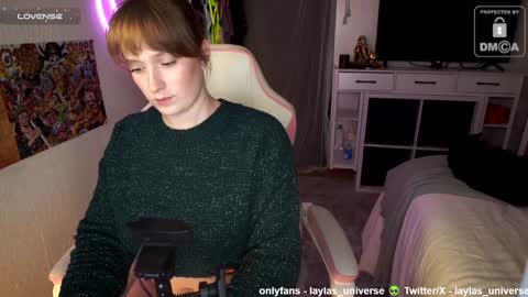 Snapshot of laylas_universe chatting on 12/29/24, 04:16 Layla Universe online show from 12/29/24, 04:16