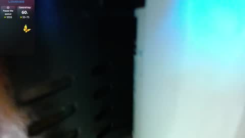 Snapshot of layna_cold chatting on 11/18/25, 12:42 Vannessa online show from 11/18/25, 12:42