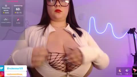 Snapshot of layna_cold chatting on 07/14/26, 03:18 Vannessa online show from 07/14/26, 03:18