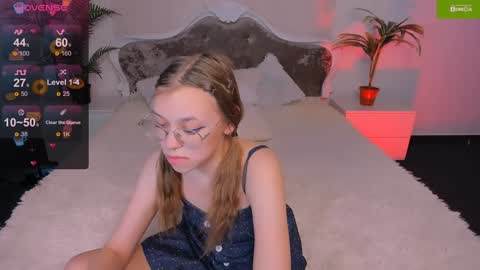 layriantavee online show from 01/13/25, 01:49