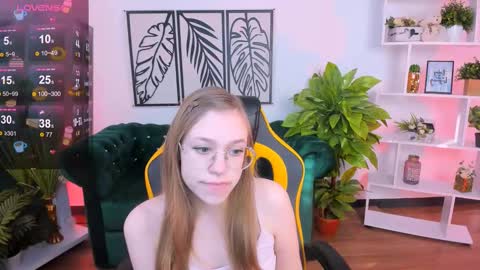 layriantavee online show from 02/23/25, 07:00