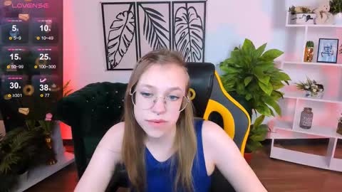 layriantavee online show from 03/07/25, 10:35