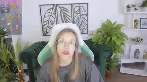 layriantavee online show from 09/18/25, 06:04