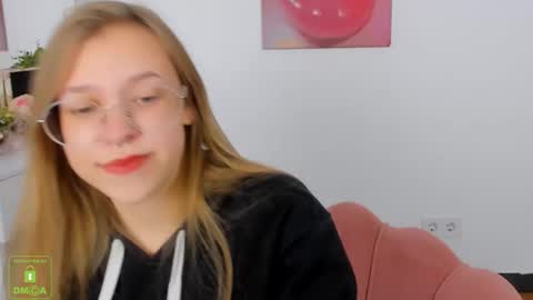 layriantavee online show from 10/11/25, 07:51