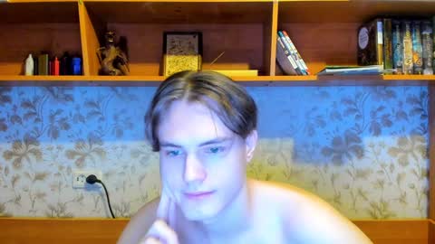 Snapshot of lazaret1k chatting on 12/11/24, 07:57 Vladi online show from 12/11/24, 07:57