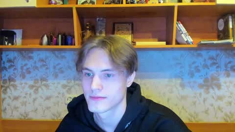 Snapshot of lazaret1k chatting on 12/13/24, 09:52 Vladi online show from 12/13/24, 09:52