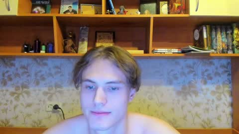 Snapshot of lazaret1k chatting on 12/17/24, 12:56 Vladi online show from 12/17/24, 12:56