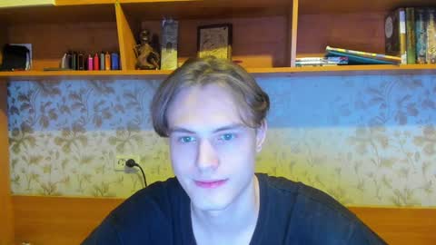 Snapshot of lazaret1k chatting on 12/21/24, 06:09 Vladi online show from 12/21/24, 06:09