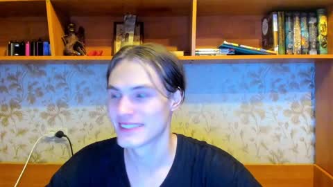 Snapshot of lazaret1k chatting on 12/31/24, 04:46 Vladi online show from 12/31/24, 04:46