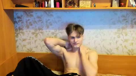 Snapshot of lazaret1k chatting on 02/15/25, 09:04 Vladi online show from 02/15/25, 09:04