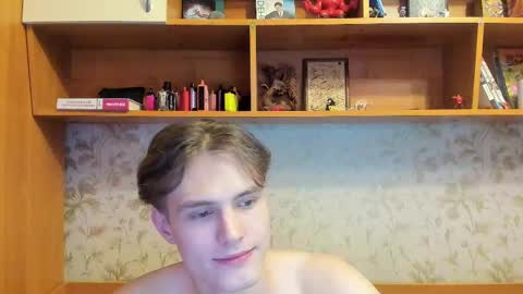 Snapshot of lazaret1k chatting on 03/03/25, 08:32 Vladi online show from 03/03/25, 08:32