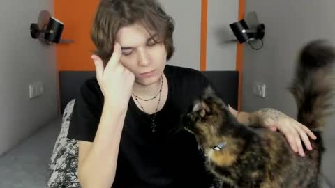 Alex online show from 04/19/26, 02:11