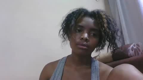 lea96546 online show from 11/30/25, 06:12