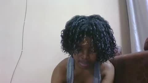 lea96546 online show from 12/03/25, 06:50