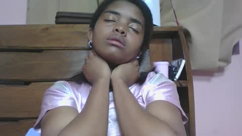 lea96546 online show from 04/15/26, 07:58