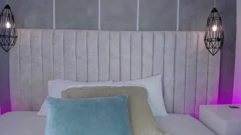    online show from 03/11/26, 06:25