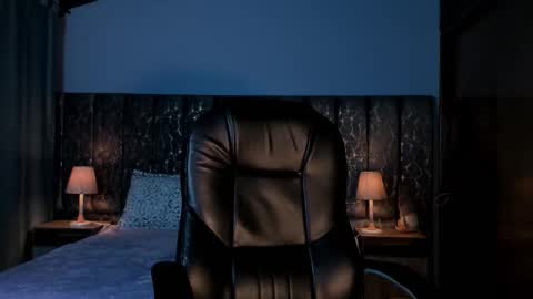 Lea Velle online show from 12/22/25, 04:42