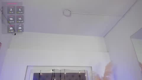 lea_walkerr online show from 02/16/26, 07:21