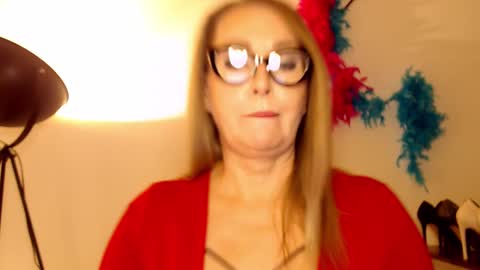 Snapshot of leadesire chatting on 01/13/25, 03:15 LEA online show from 01/13/25, 03:15