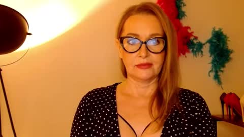 Snapshot of leadesire chatting on 02/20/25, 06:57 LEA online show from 02/20/25, 06:57